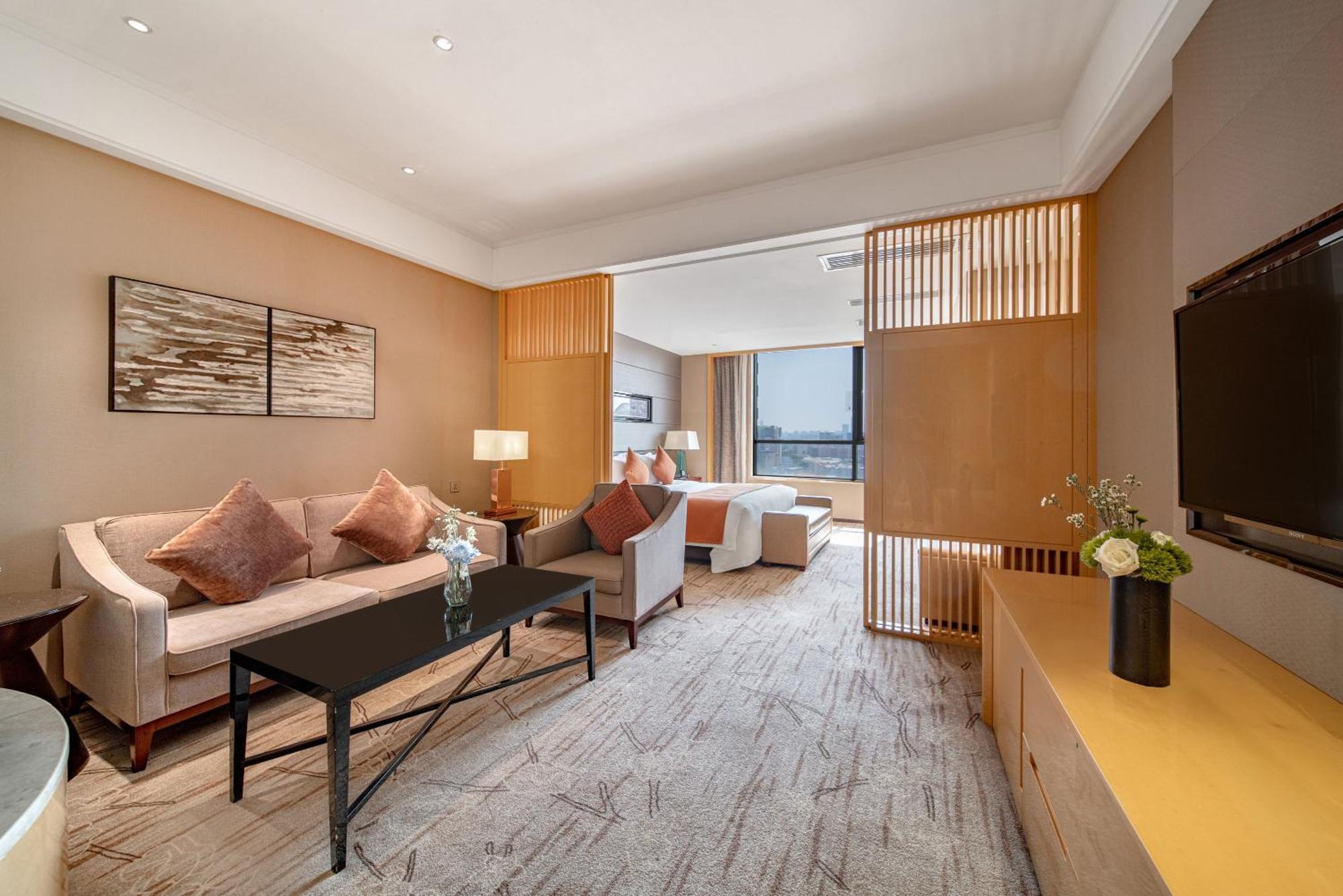 Swissotel Canton Esterno foto