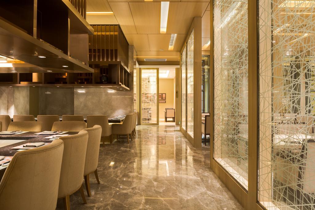 Swissotel Canton Esterno foto