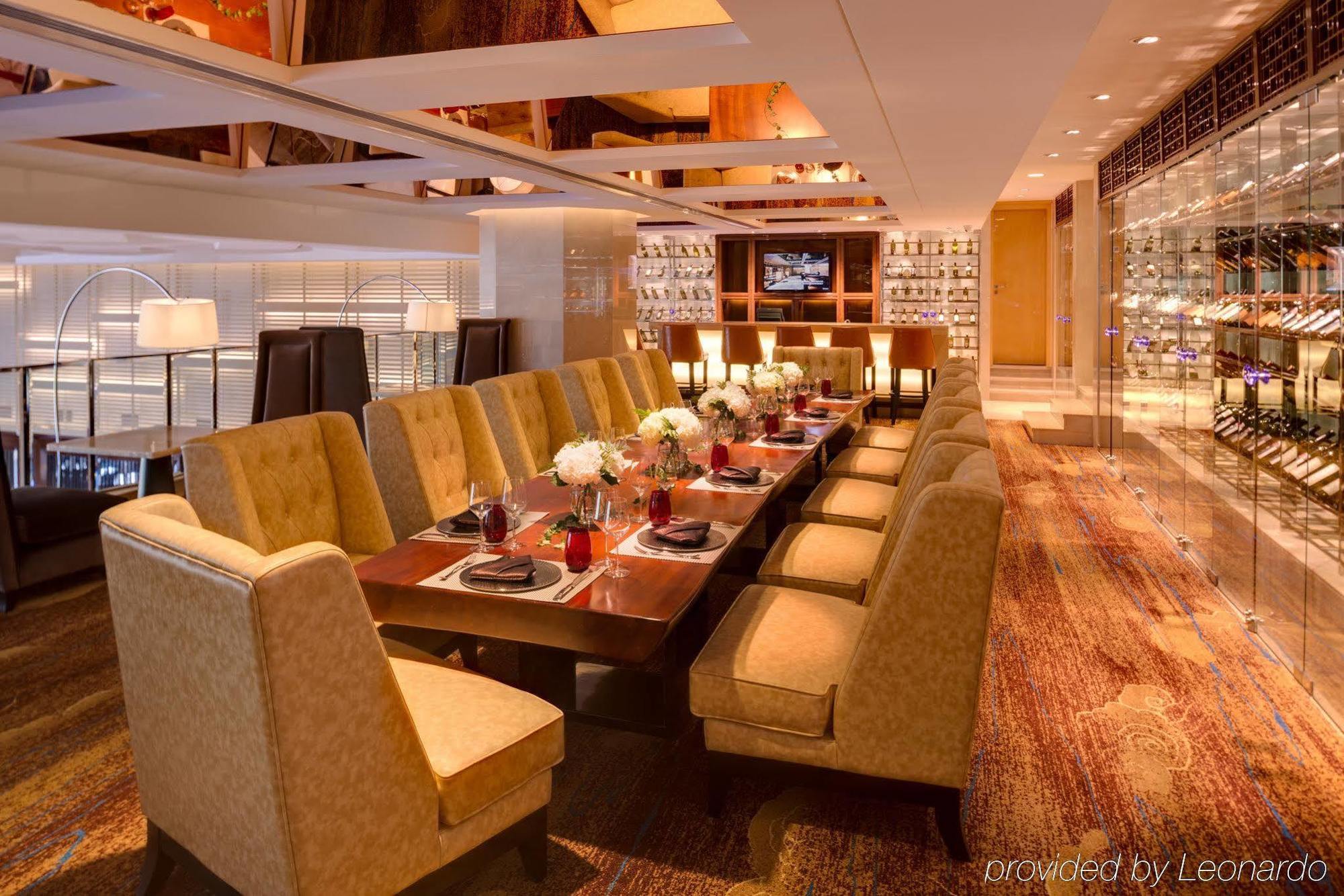 Swissotel Canton Esterno foto
